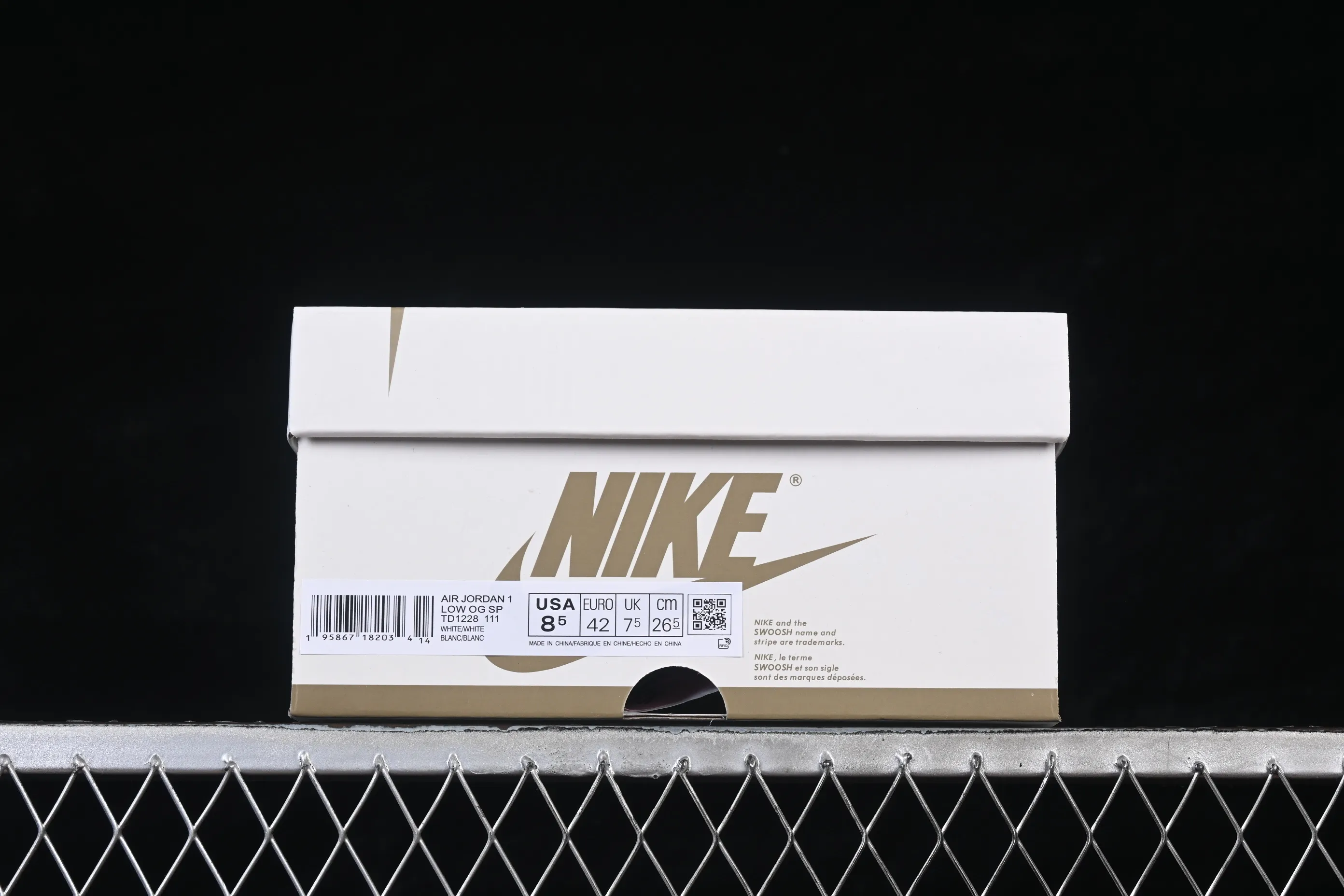 All categories Air Jordan Jordan series basketball shoes Air Jordan 1 Low Travis Scott x Fragment Design x Air Jordan 1 Low OG SP AJ1 Joe 1 relatives and friends limited pure white low-top cultural casual sneakers TD1228-111